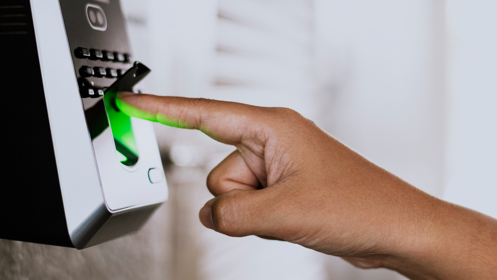 Employee Attendance Management System: Benefits, Features & How It Works